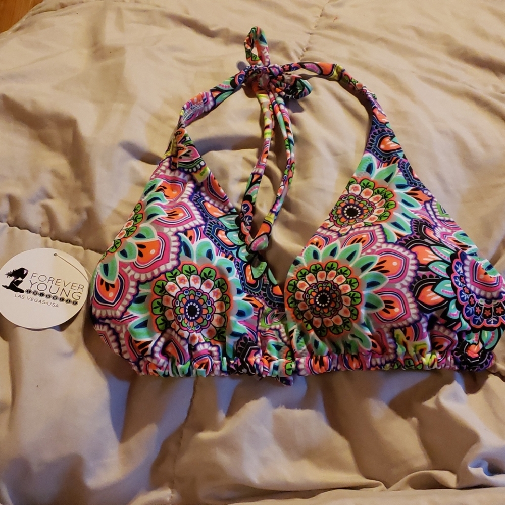 Forever Young Bikini top XL NWT